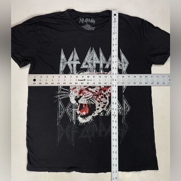Def Leppard Graphic T-shirt Women Large Black Short Sleeve Music - Picture 5 of 5